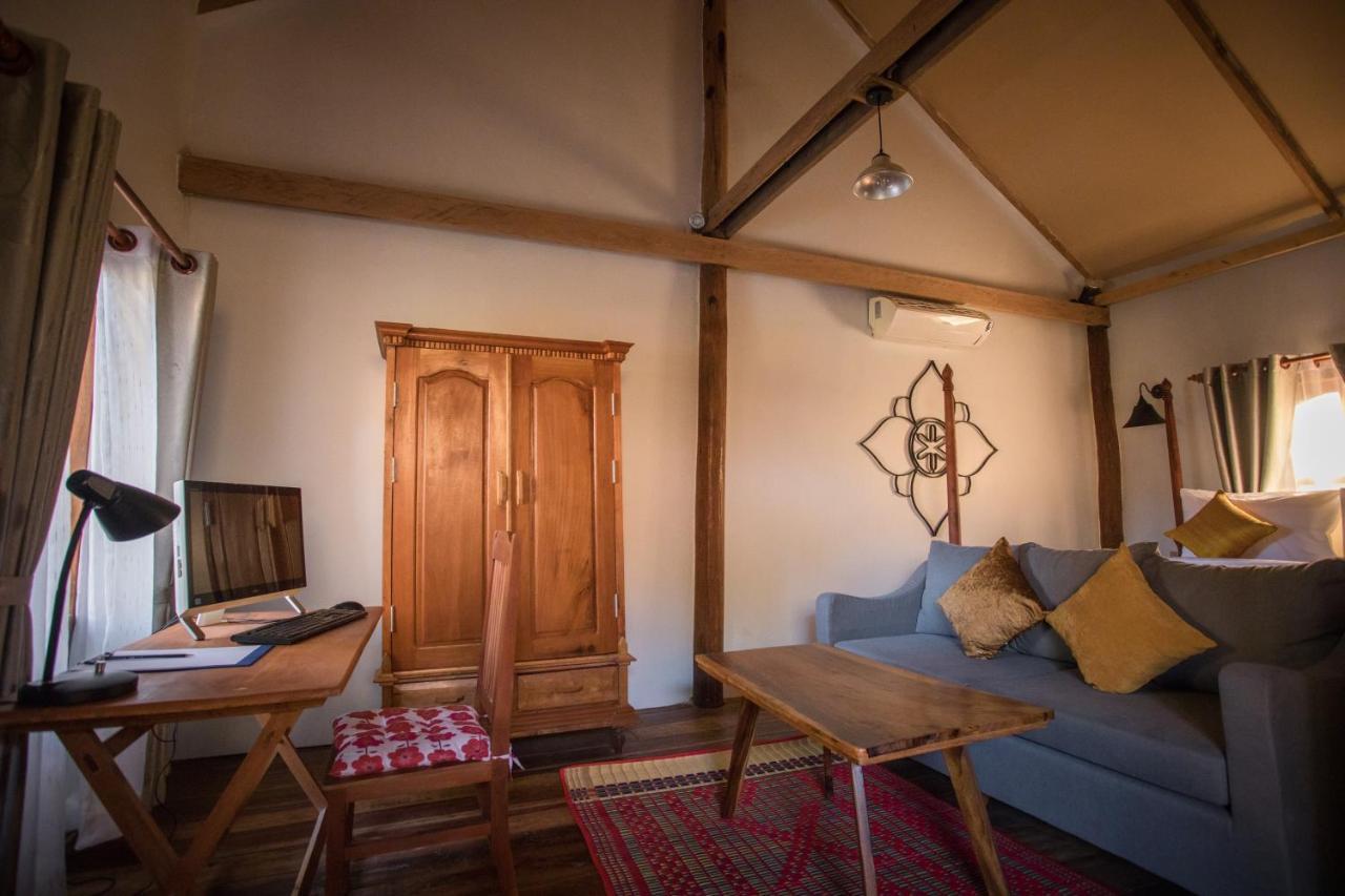 Отель The Wood Family Retreat Phumi Trapeang Rung Экстерьер фото